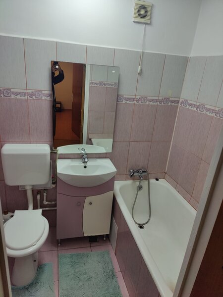 Drumul Taberei, Favorit, an 1977, parter/4, cu balcon, bloc reabilitat